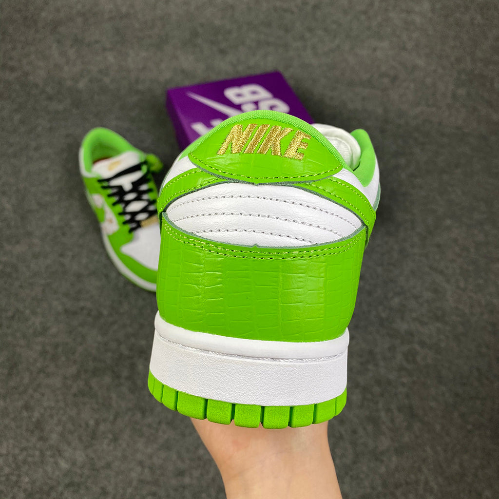 Supreme x Dunk Low OG SB QS 'Mean Green'