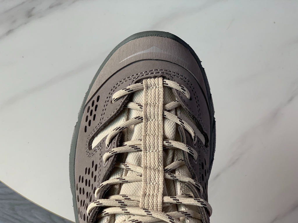 HOKA Ultra Low Gore-Tex Gray Brown | Light Gray