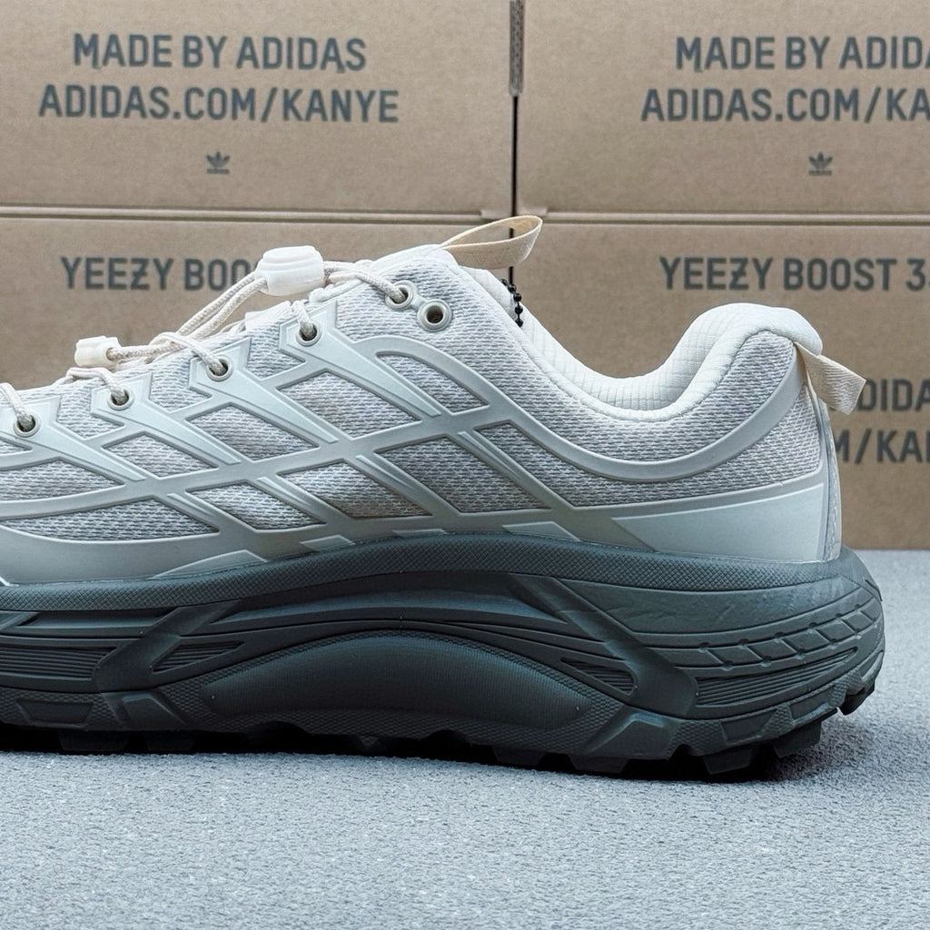 Hoka Mafate Three2 Khaki | Cement gray