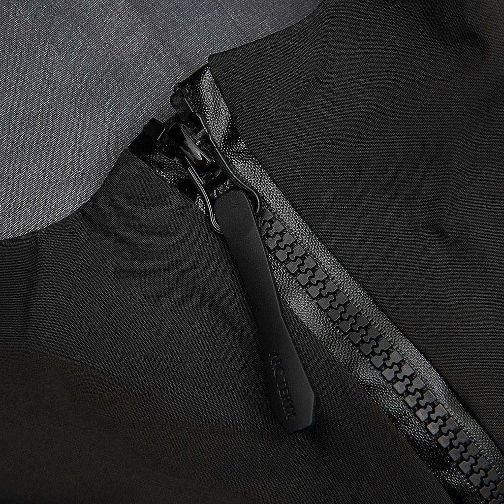 Arc'teryx Men's Alpha SV6 'Black Gold'