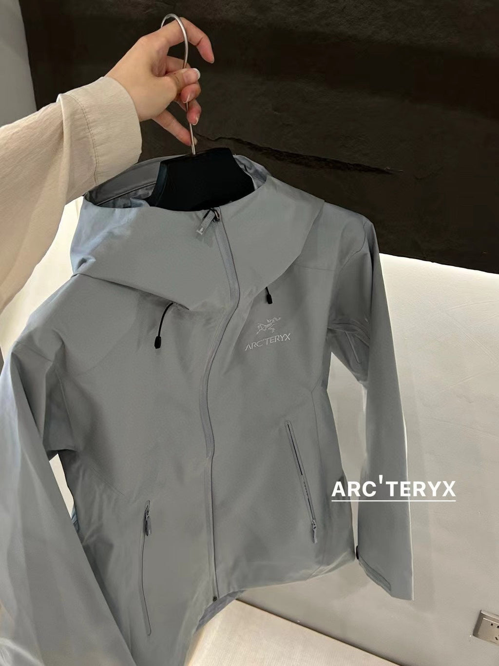 Arc'teryx Men's Beta Jacket 'Light Gray'