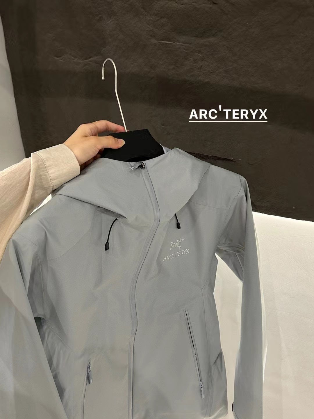 Arc'teryx Men's Beta Jacket 'Light Gray'