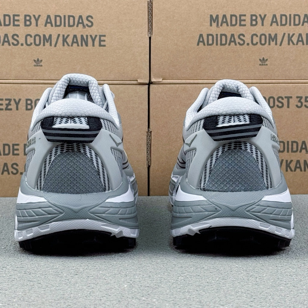 HOKA Mafate Speed 2 Light silver-gray | Navy blue