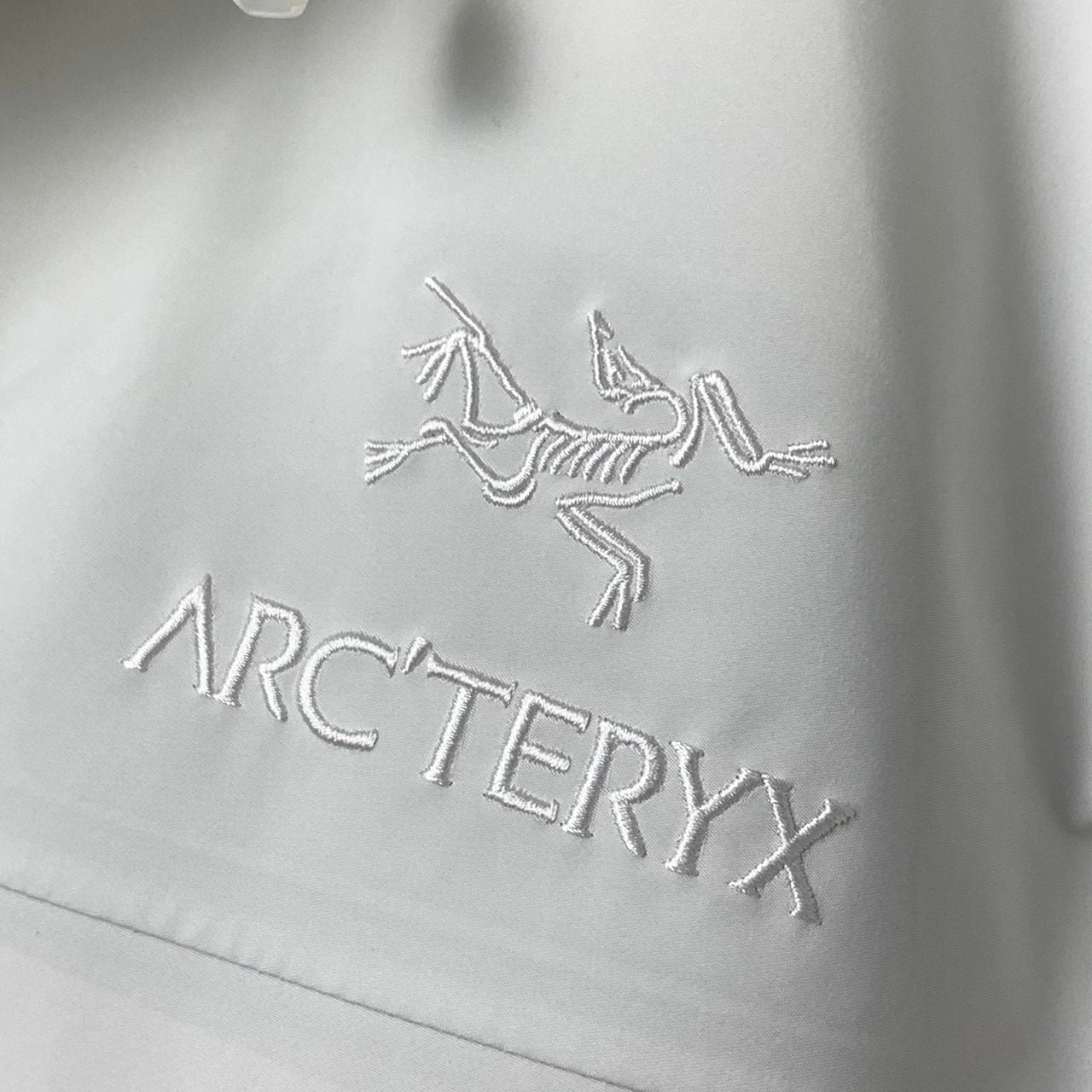 Arc'teryx Alpha SV Jacket 'White'