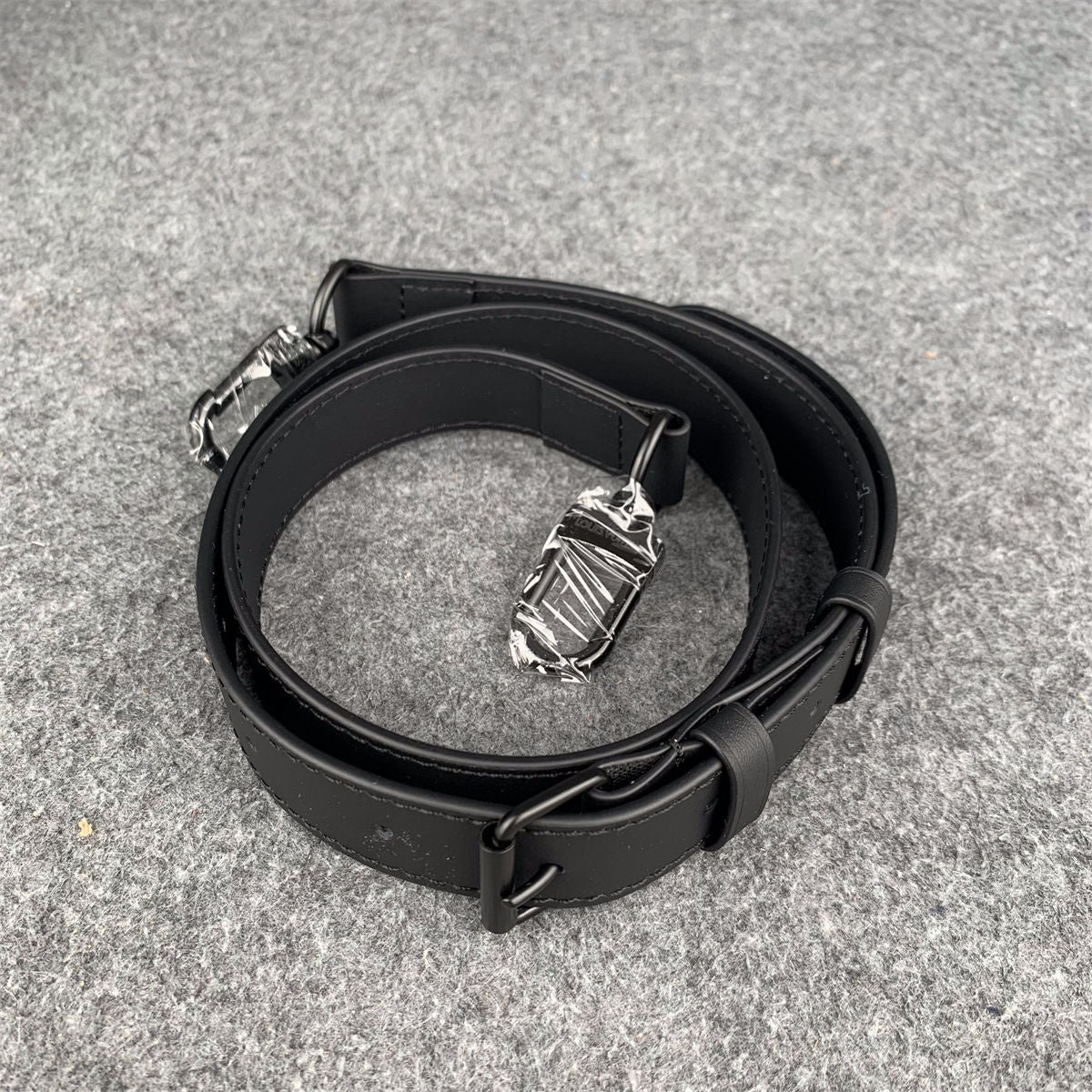 LV KEEPALL BANDOULIERE  GRAPHITE 50 BLACk
