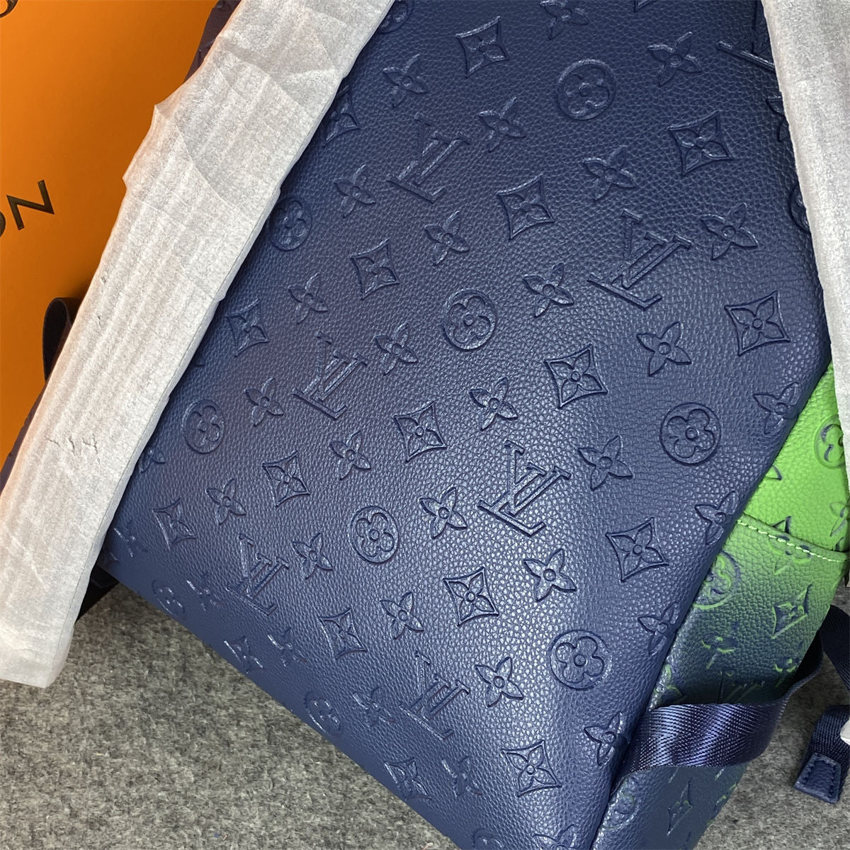LV MULTIPOCKETS BACKPACK TAURILLON ILLUSION BLUE-GREEN