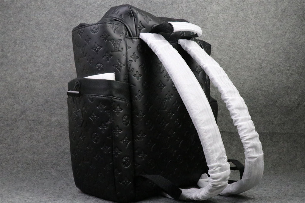 LV DISCOVERY BACKPACK 'SHADOW BLACK'