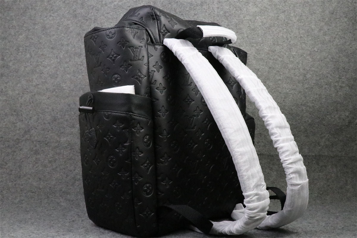 LV DISCOVERY BACKPACK 'SHADOW BLACK'