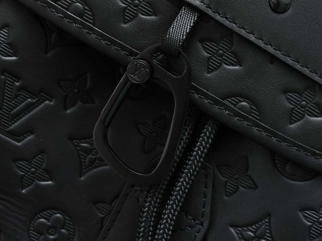LV DISCOVERY BACKPACK 'SHADOW BLACK'