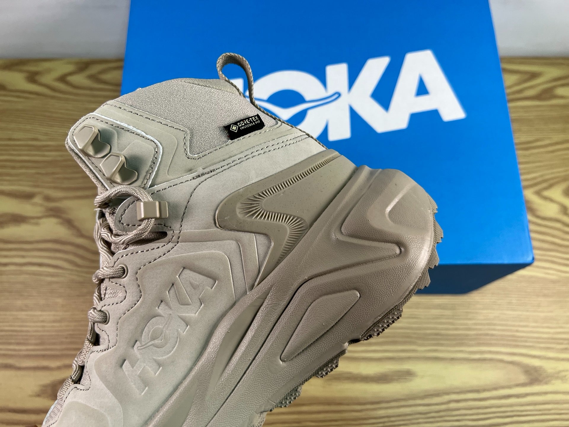 Hoka M Kaha 3 GTX Hiking Boot Oatmeal Gray