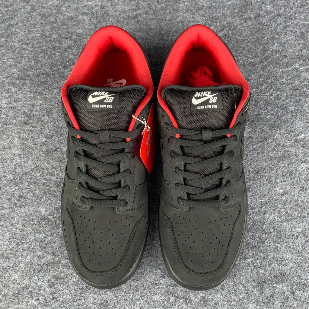 Supreme x Nike Dunk Low SB 'Black'