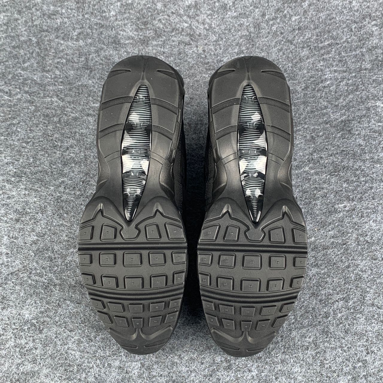 Air Max 95 Essential 'Triple Black'