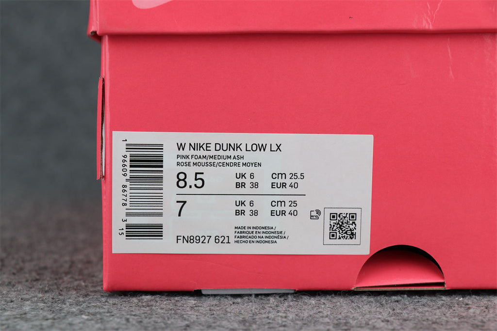 Wmns Dunk Low LX 'Barbie'