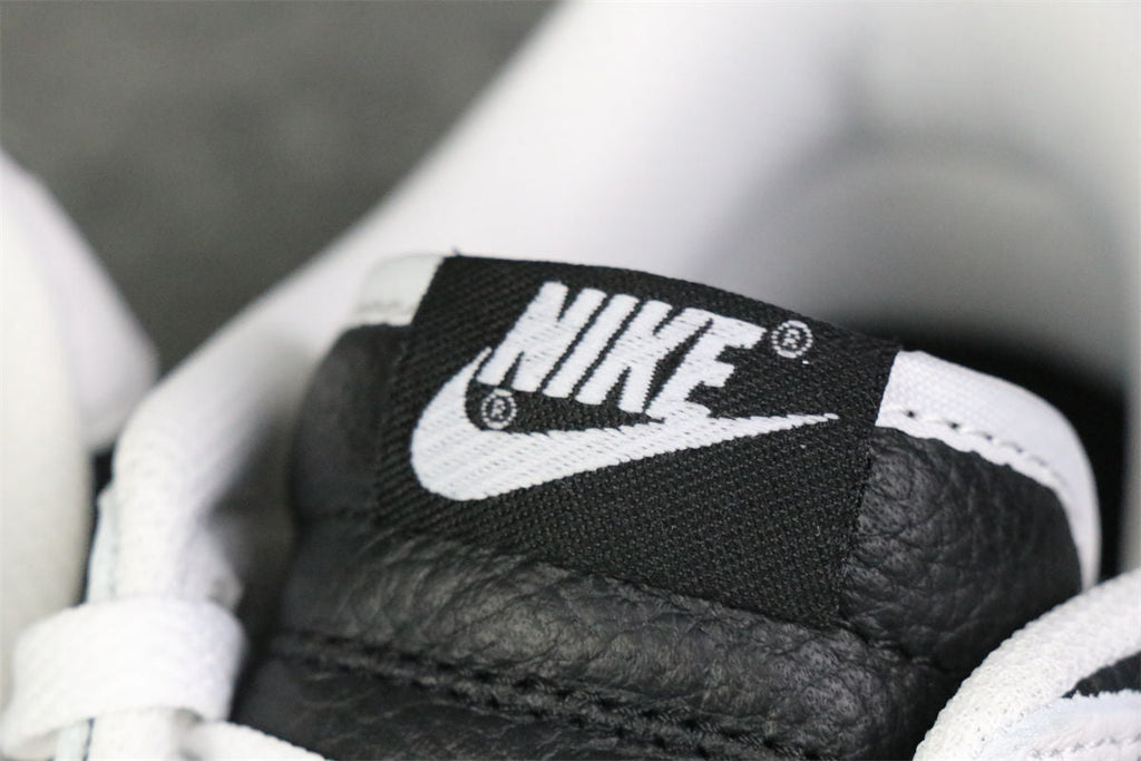 Dunk Low 'Reverse Panda'