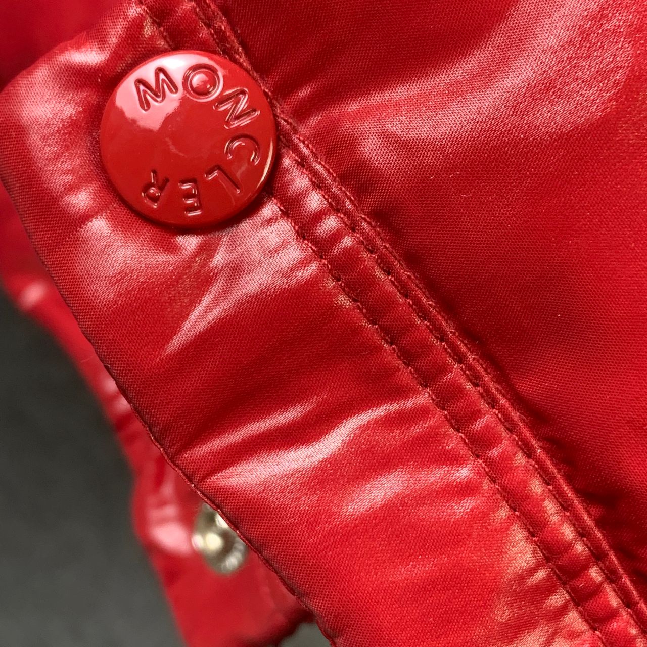 Moncler Maljasset Short Down Jacket 'Red'