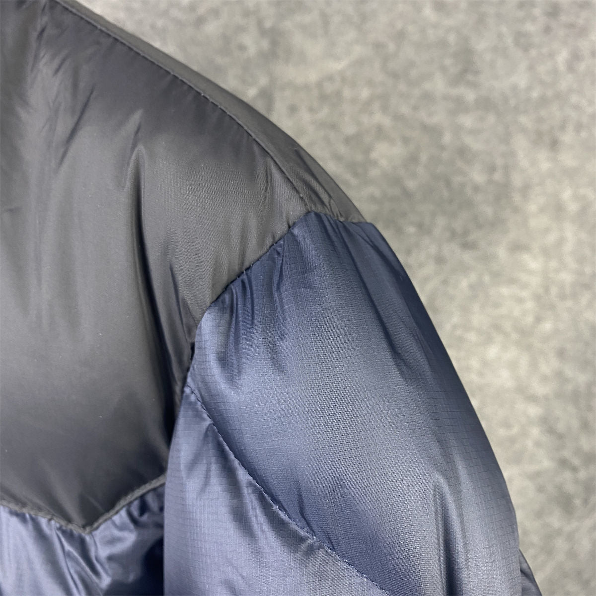 Moncler Peuplier Short Down Jacket 'Navy'